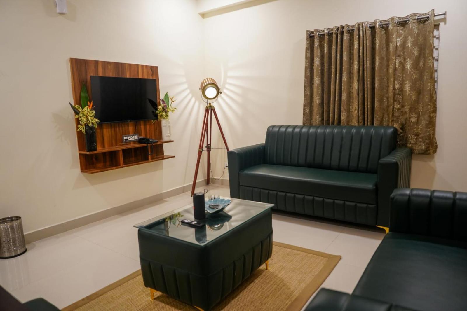 Hotel Urban Sleep Airport Zone シャムシャバード エクステリア 写真